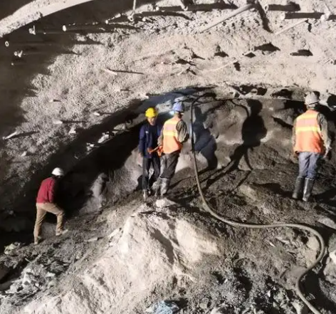 蜀山隧道拱顶带模注浆料，微膨胀注浆料的特点及施工工艺